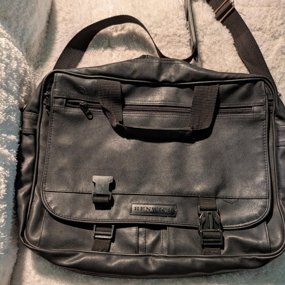 Sleek Black Messenger Bag with Professional Design